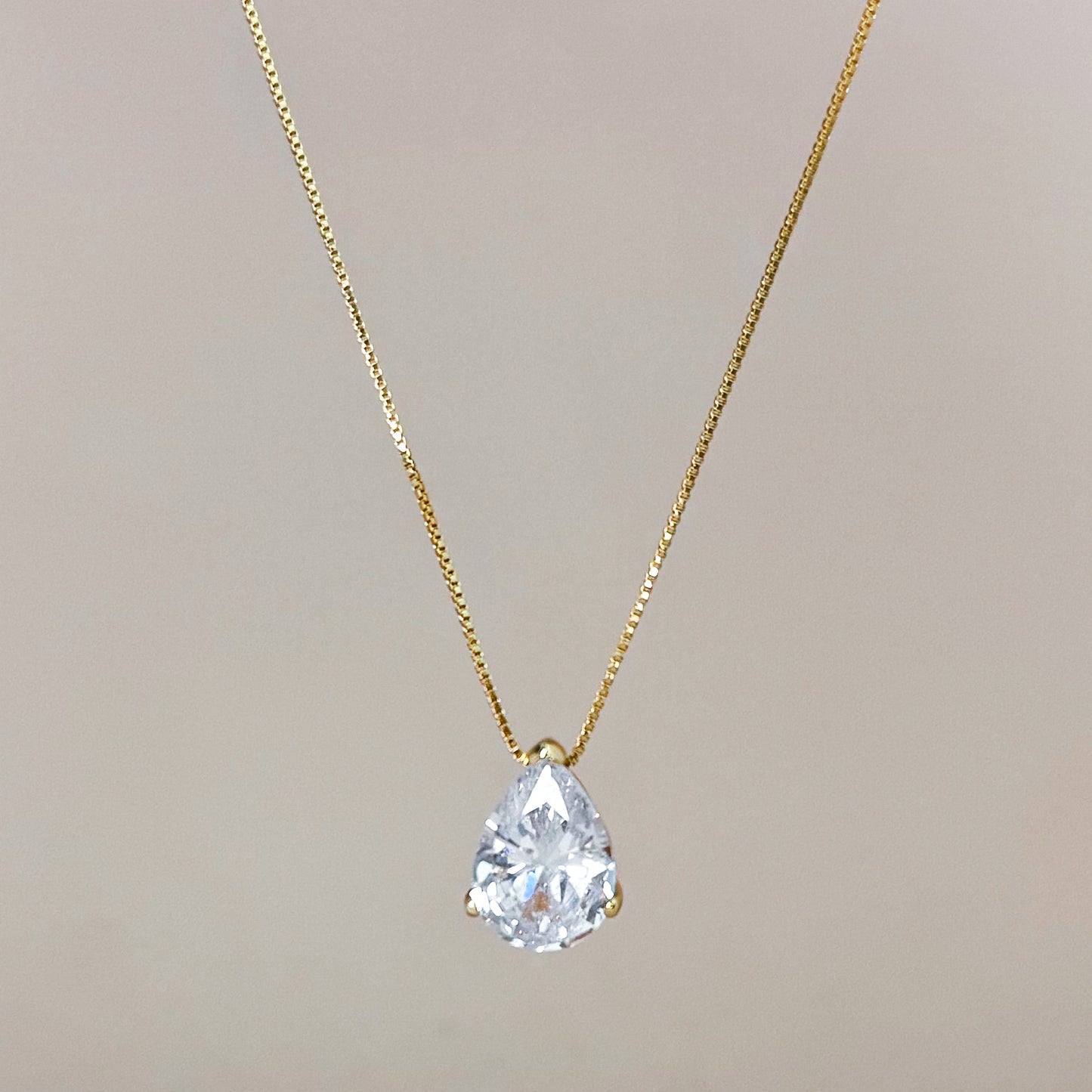 CRYSTAL NECKLACE