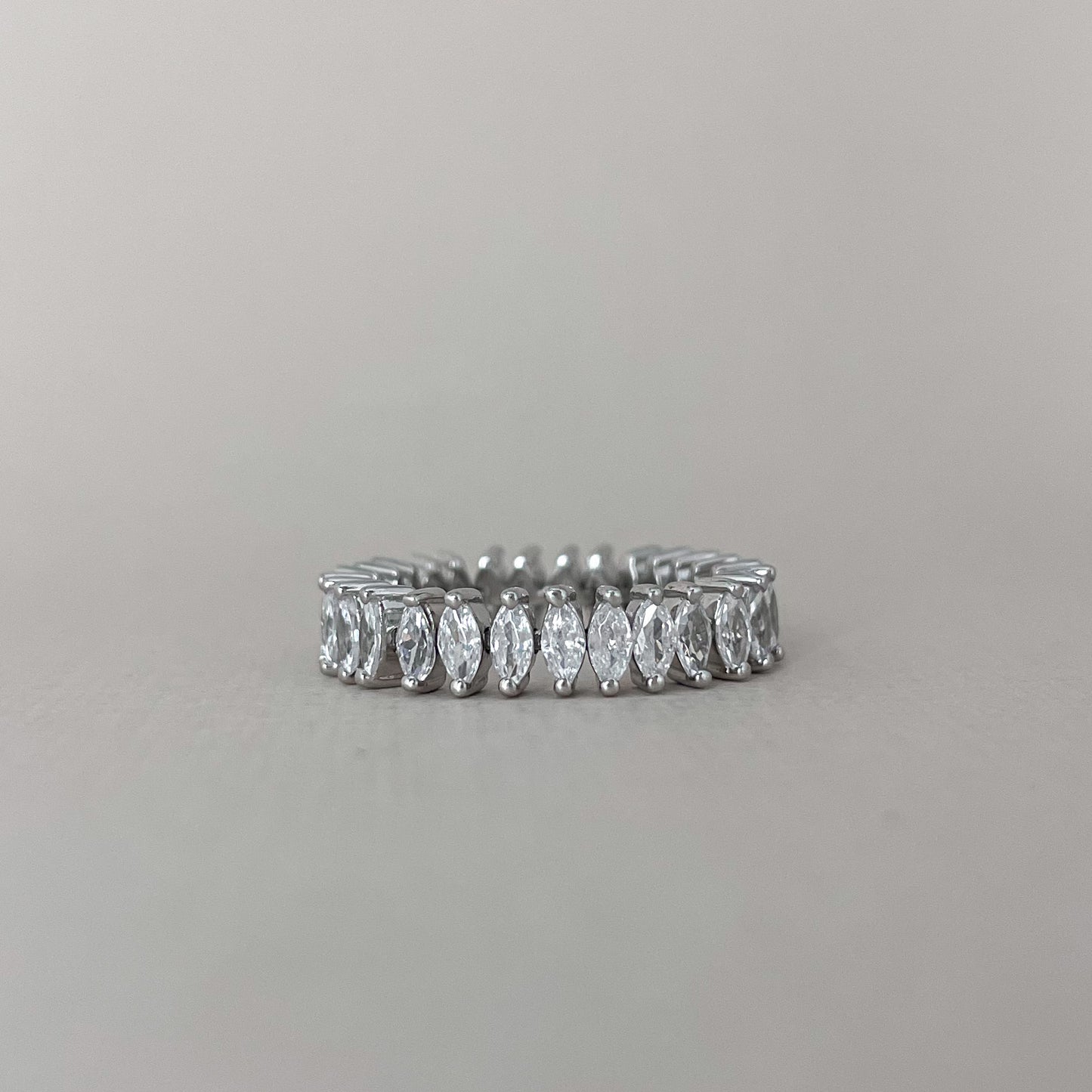 NAVETTE RING