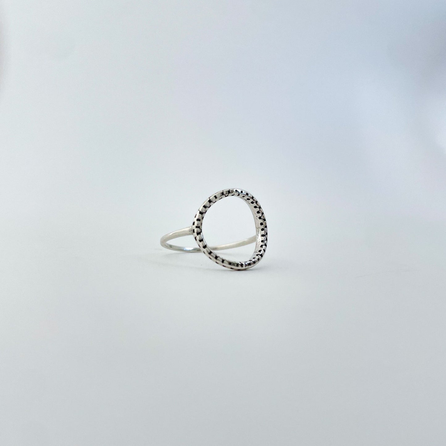 CIRCLE RING