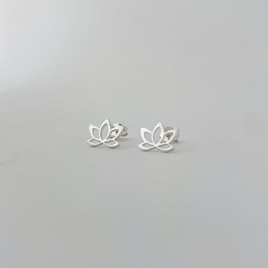 DELICATE LOTUS EARRINGS